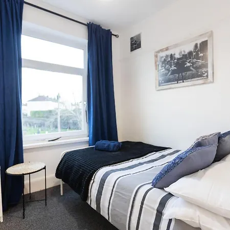公寓 Elmhurst Avenue - Contractors Long Parking By Shortstayuk 布里斯托